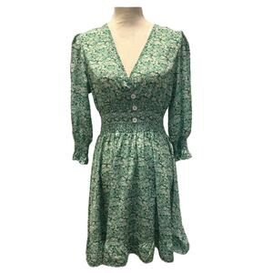 NWOT Green and White Fit & Flare Summer Smocked Dress with Sleeves Size Medium